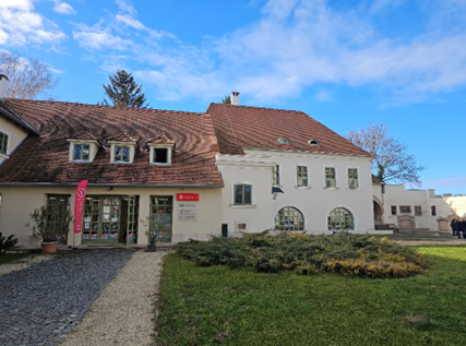 A könyvtár bejárata